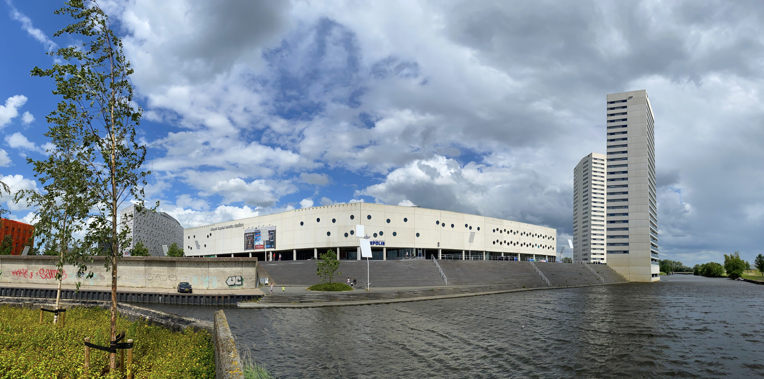 Buitenzijde stadion (1)