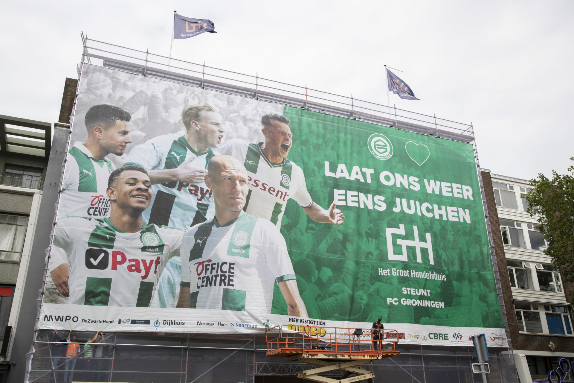 bouwen Uitsteken Email Gigantisch FC-doek Grote Markt onthuld - FC Groningen