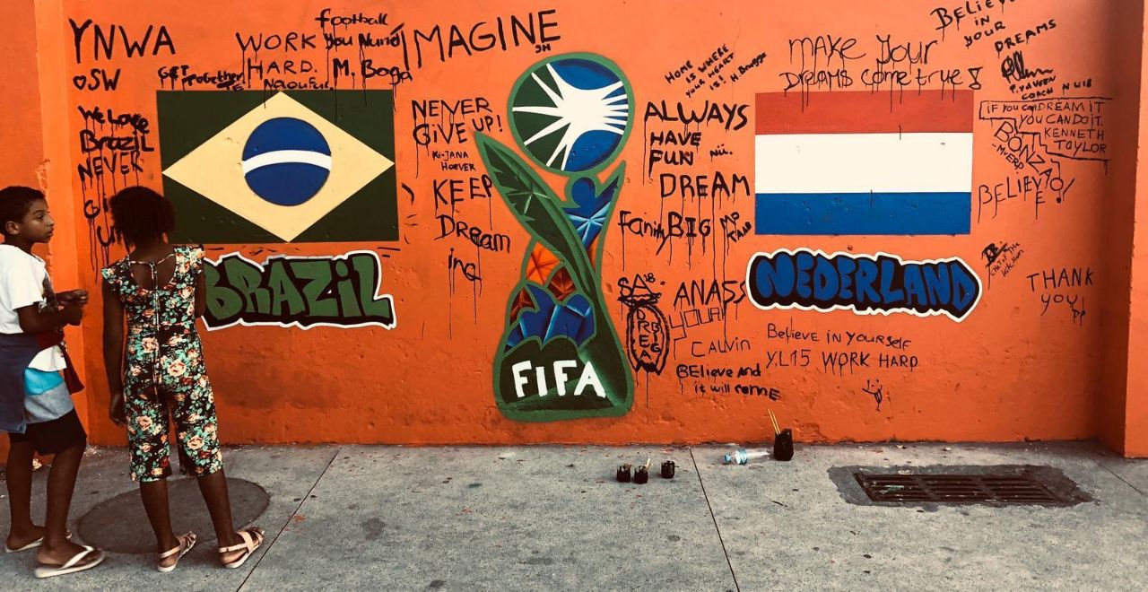uitingen op muur Favela