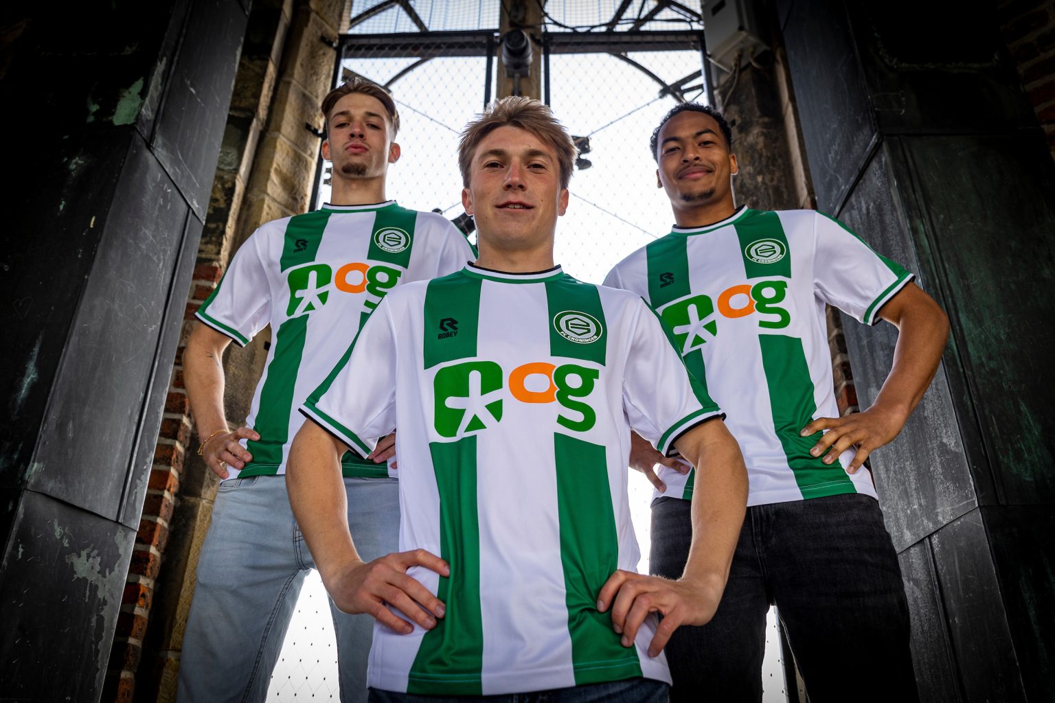 Dit is het nieuwe thuisshirt van FC Groningen - FC Groningen