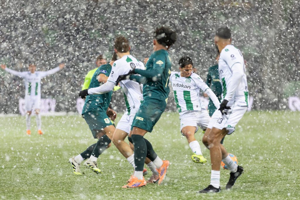 Gelijkspel in besneeuwd Euroborg