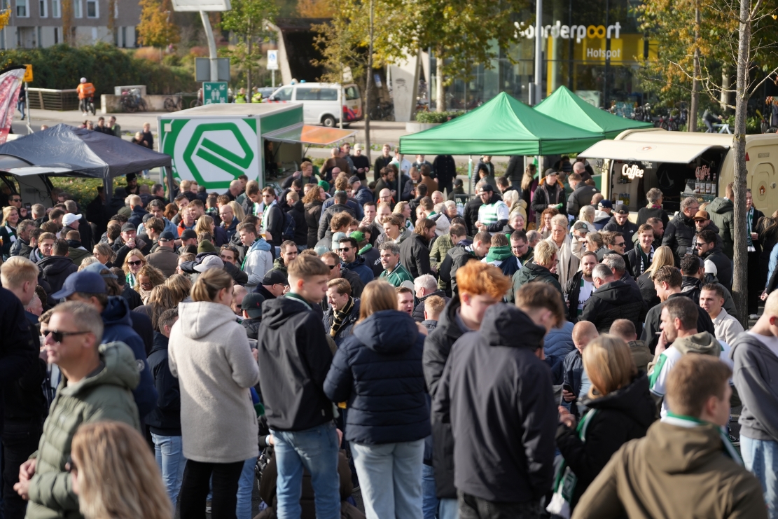 Supportersplein zondag open om 14.45 uur, kersttruien te koop