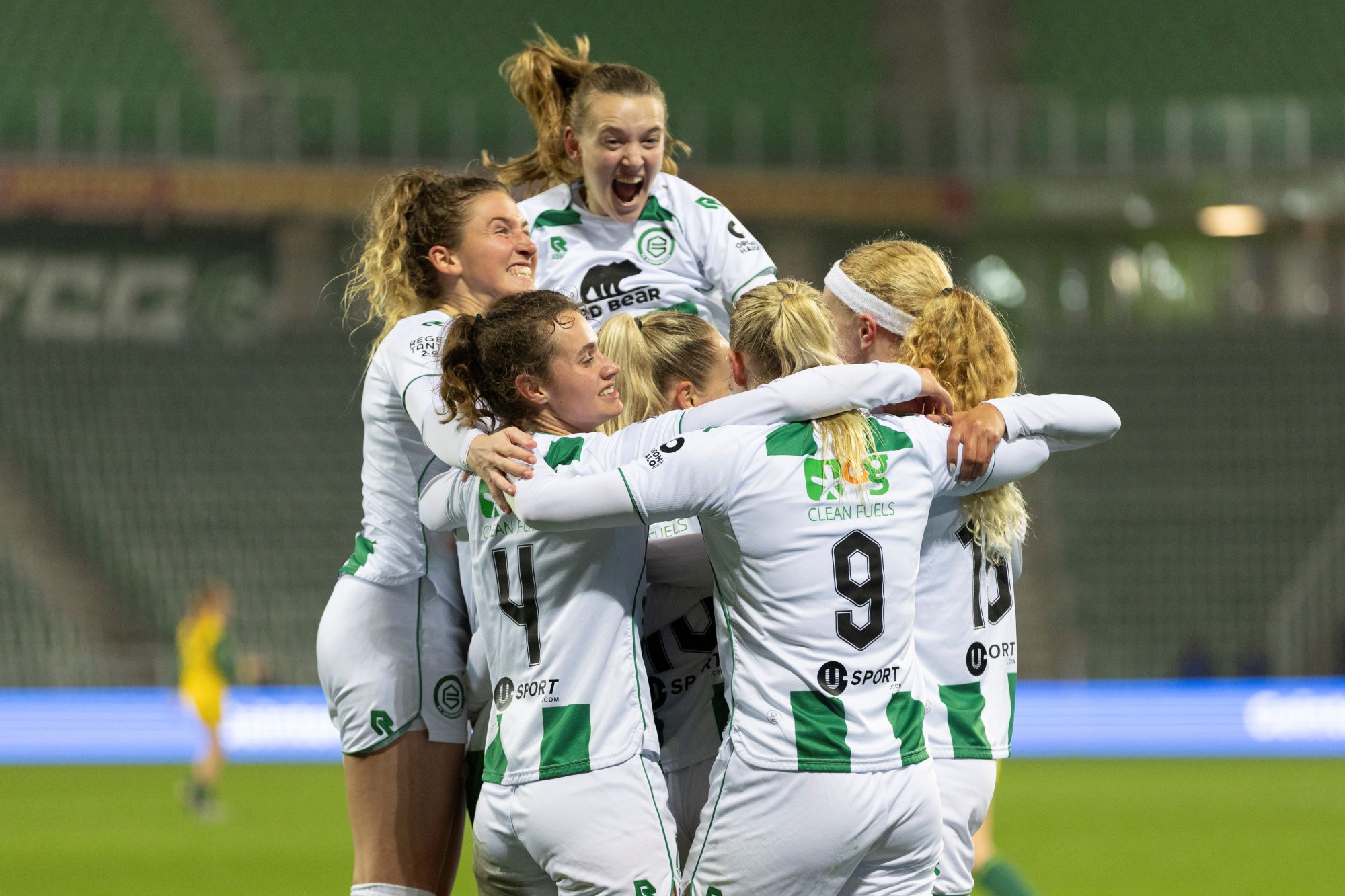 FC Groningen Vrouwen 1 wint historische wedstrijd in Euroborg met ruime cijfers en pakt koppositie