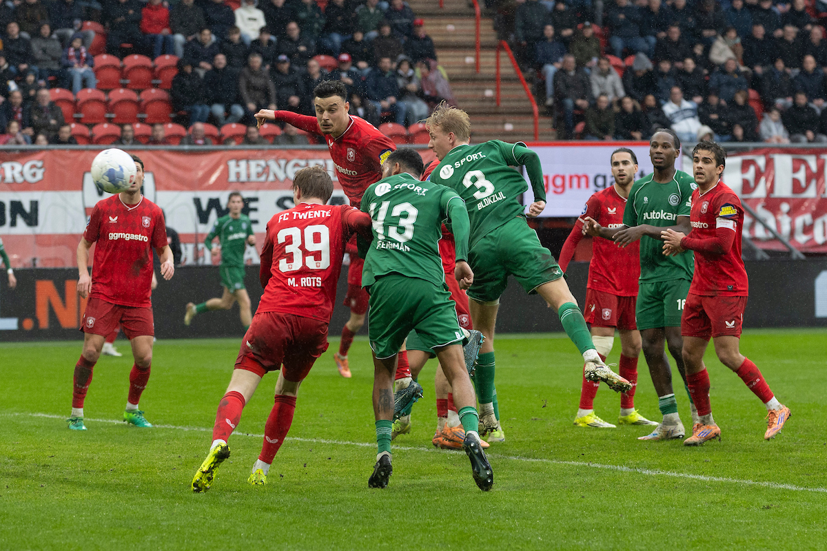 FC Groningen verliest op regenachtige middag bij FC Twente