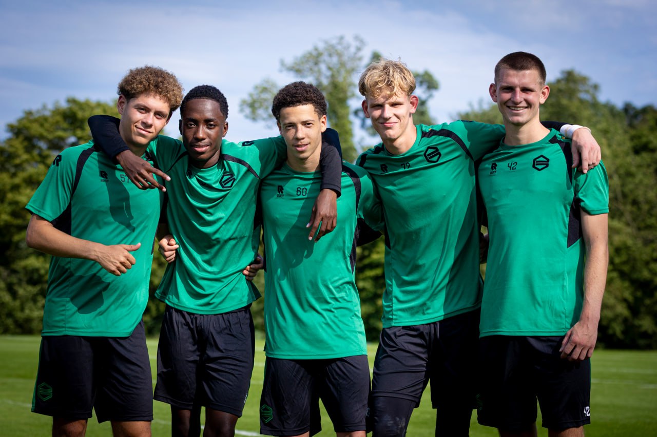 Eerste dag trainingskamp Delden: ‘Aanhaken’