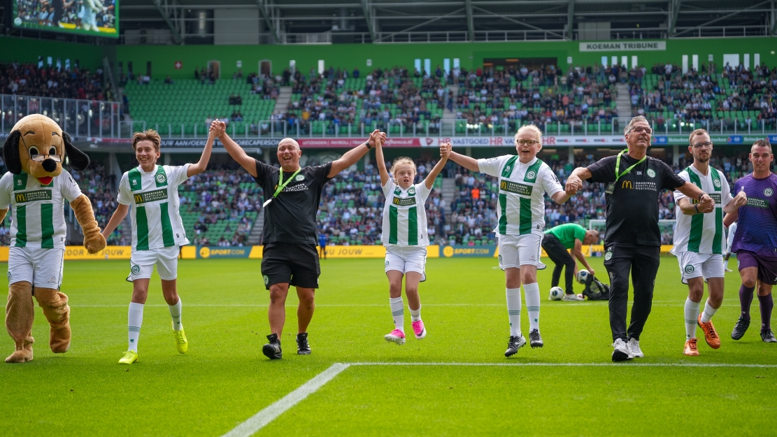 FC-supporters doneren gigantisch bedrag aan Kids United